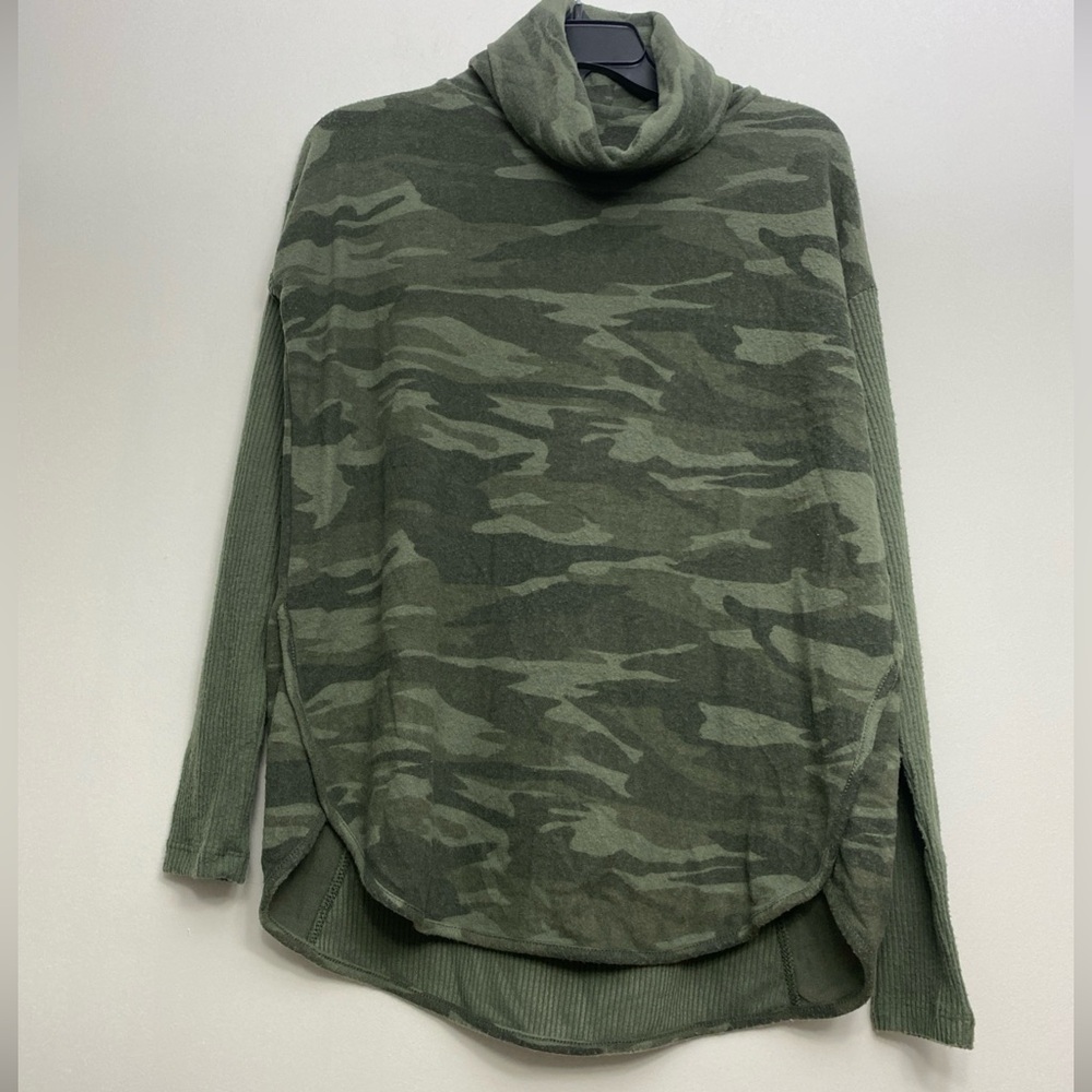 Sweet Romeo Camo Turtleneck Long Sleeved Fleece Sweater Womens XS NEW